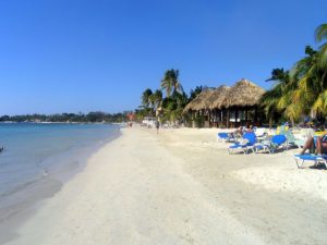 P1220081-A_view_of_the_beach_at_Sandals,_Negril_(205033139)